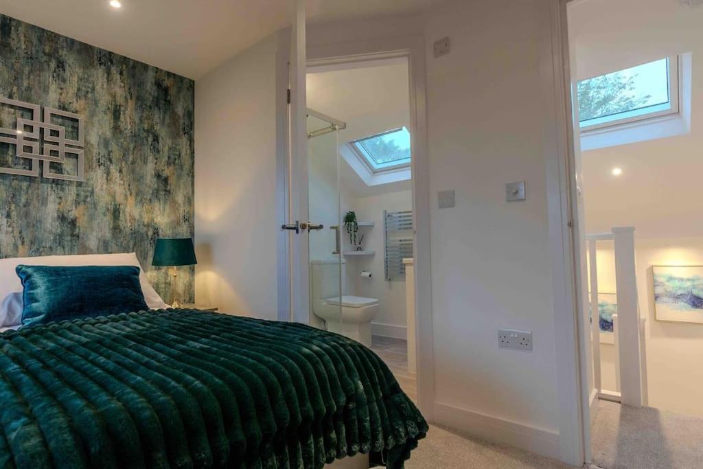 Luxury Living Away From Home Redhill  Exterior foto